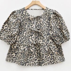 Leopard Print Puff Sleeve Top